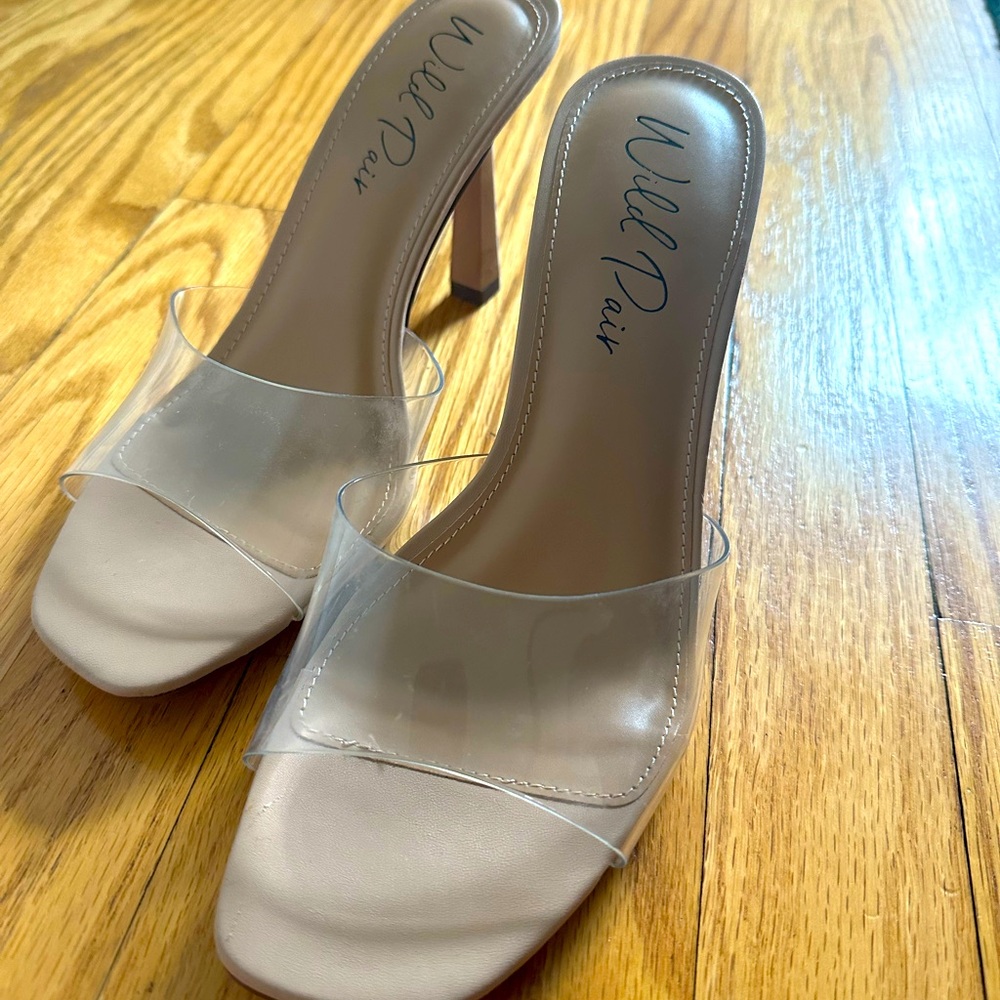 Ladies Wild Pair sandals gently used size 7.5